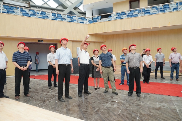 市委書(shū)記史濟(jì)錫、市長(zhǎng)朱晨調(diào)研中立公司承建的民生項(xiàng)目工程