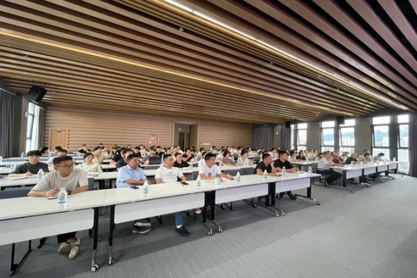 強化公司稅務、法務建設 增強風險防控能力 —浙江中立建設有限公司開展稅務和法務培訓會